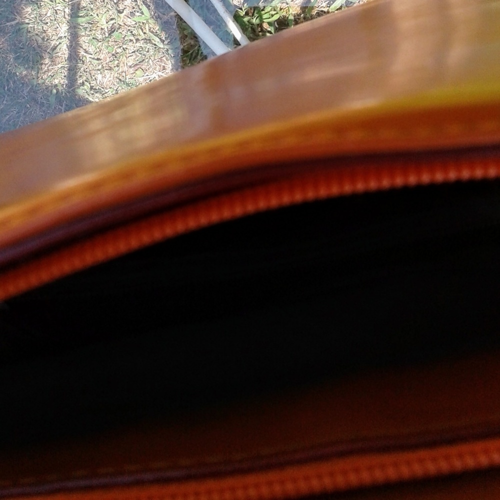 Handbag - Picture 3 of 7